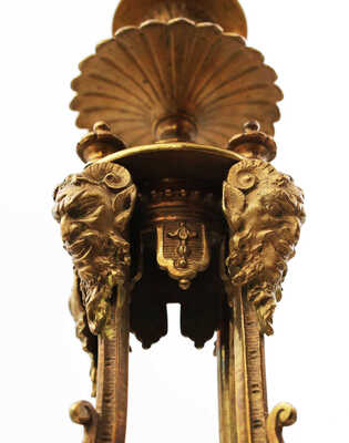 Каминные часы с двумя канделябрами